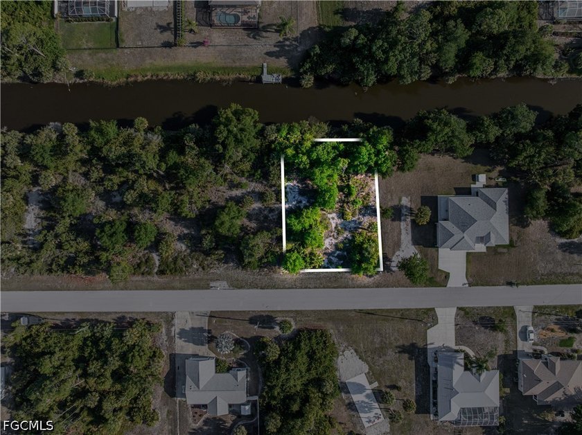 Build your dream home on this beautiful waterfront vacant lot! - photo 3