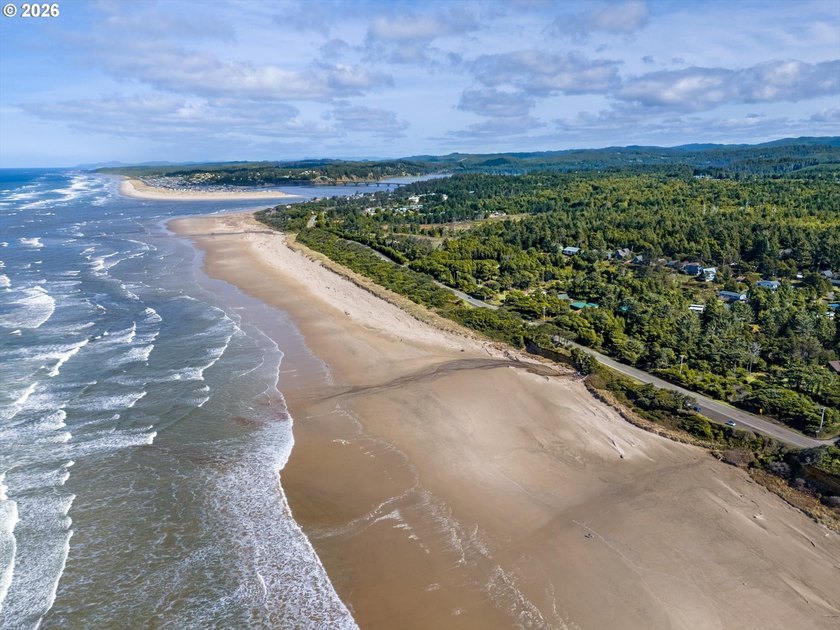 Experience breathtaking ocean views from both levels. Furnished - photo 40