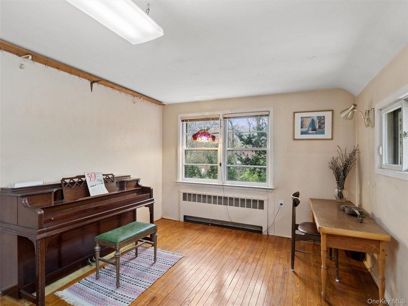 New to the market is 20 Cherry Lane in Huntington, an expansive - photo 16