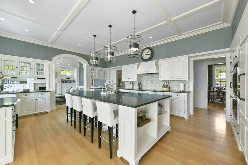 EXCEPTIONAL WATERFRONT ESTATE with 2.29 acres of land, a DOCK - photo 12
