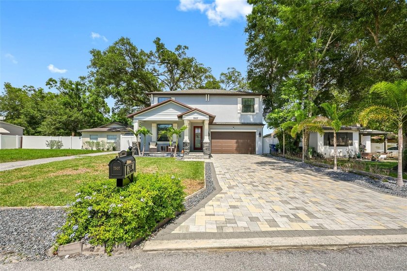 Under contract-accepting backup offers. Welcome to this - photo 2