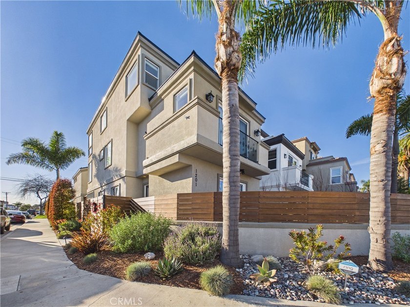 This fabulous beach home located just a mile from the ocean is - photo 2