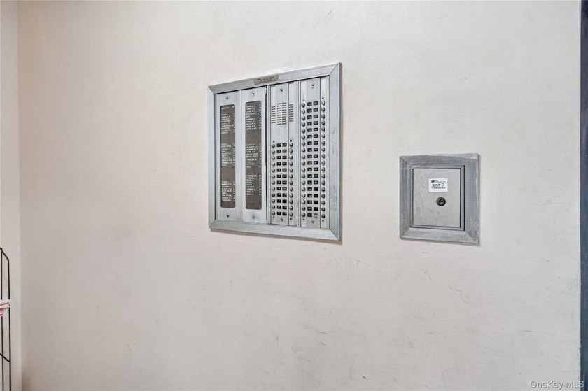Let this unit sweep you off your feet! True three-bedroom, two - photo 5