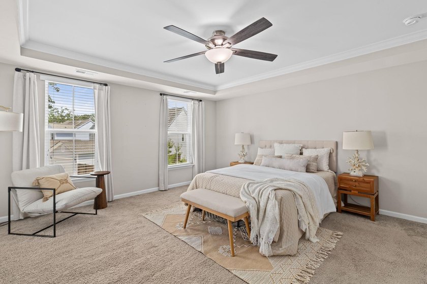 Welcome to 2073 Kemmerlin Street, a beautifully appointed home - photo 5