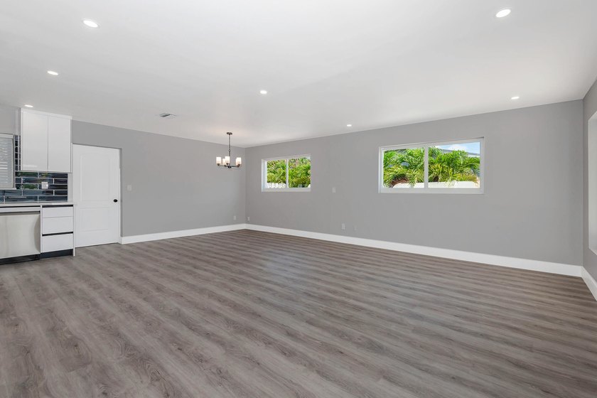 Discover this charming 3-bedroom, 2-bathroom single-family - photo 12