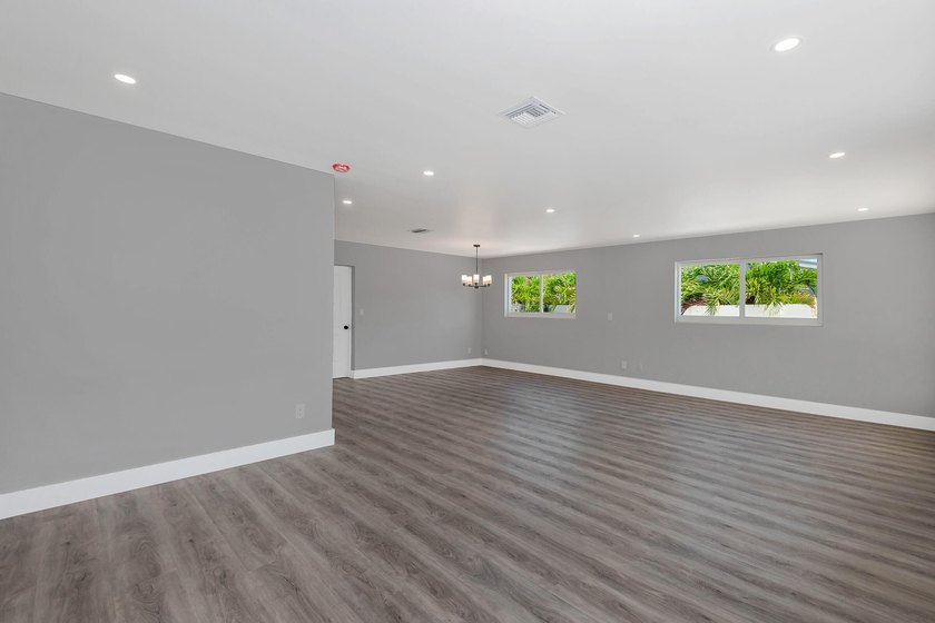 Discover this charming 3-bedroom, 2-bathroom single-family - photo 16