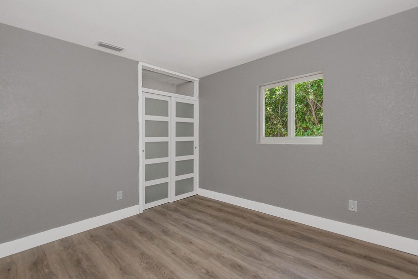 Discover this charming 3-bedroom, 2-bathroom single-family - photo 20