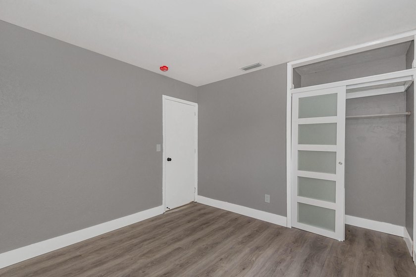 Discover this charming 3-bedroom, 2-bathroom single-family - photo 21