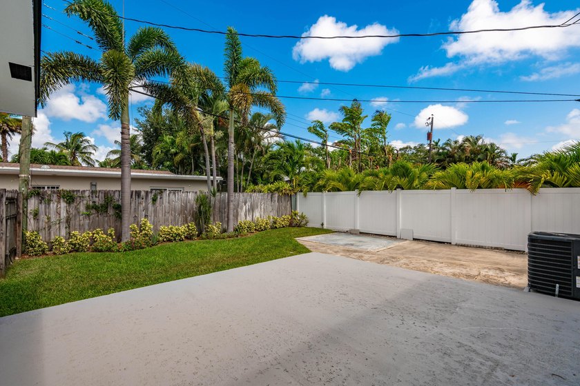 Discover this charming 3-bedroom, 2-bathroom single-family - photo 23