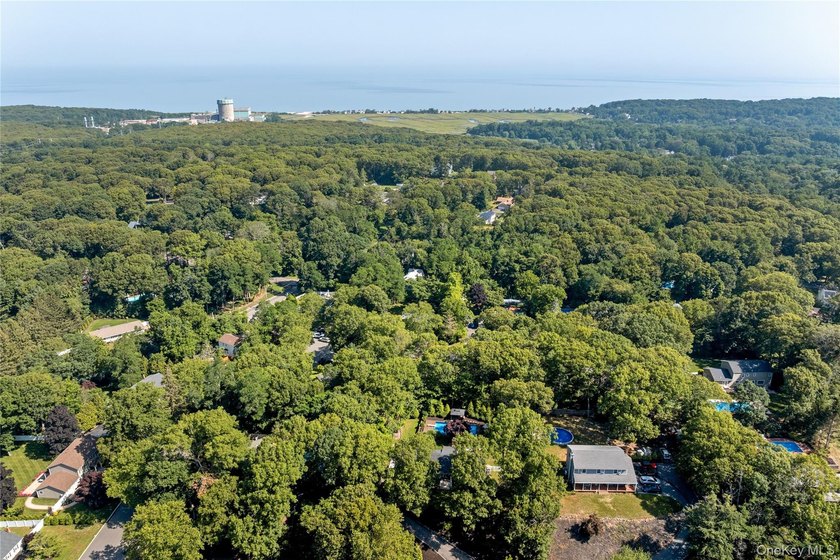 Welcome to this custom, fully renovated ranch offering 3 - photo 24