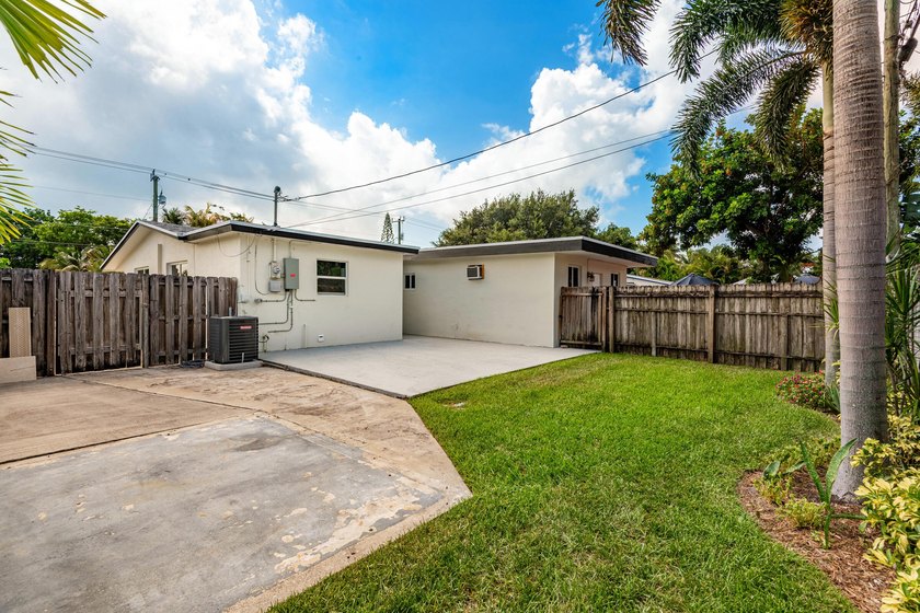 Discover this charming 3-bedroom, 2-bathroom single-family - photo 25