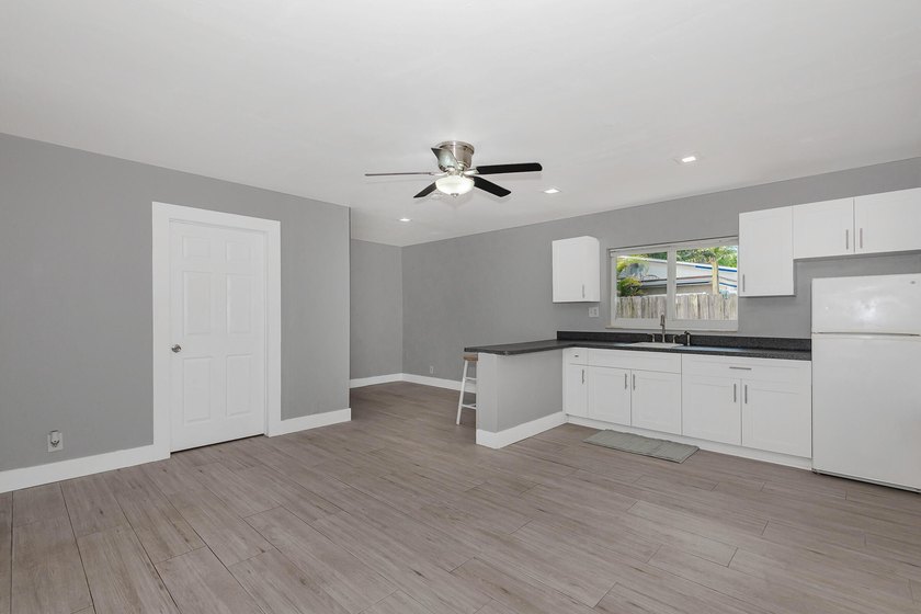 Discover this charming 3-bedroom, 2-bathroom single-family - photo 26