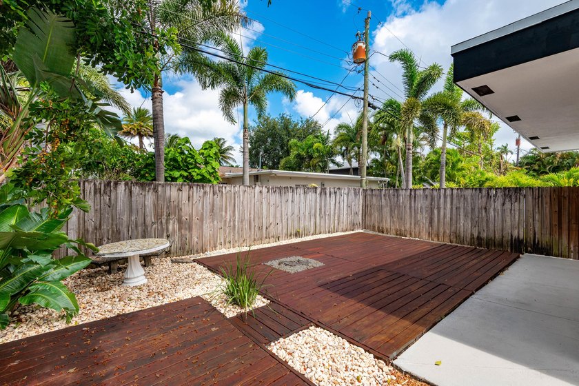 Discover this charming 3-bedroom, 2-bathroom single-family - photo 38