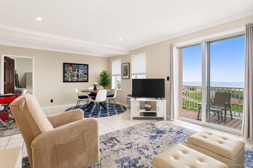 Experience coastal luxury in this beautifully appointed - photo 2