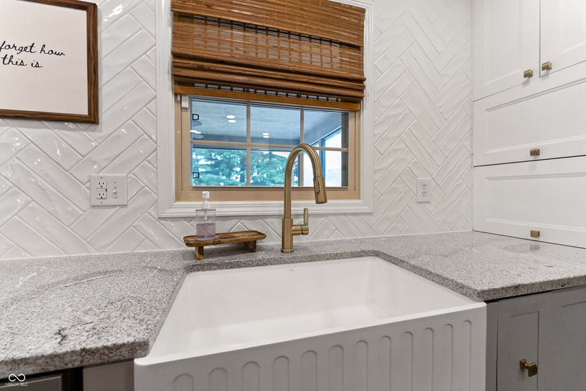 You won't want to miss this completely updated 4 bedroom 2.5 - photo 16