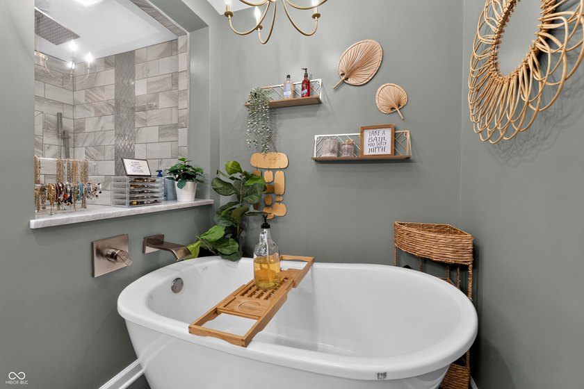You won't want to miss this completely updated 4 bedroom 2.5 - photo 31