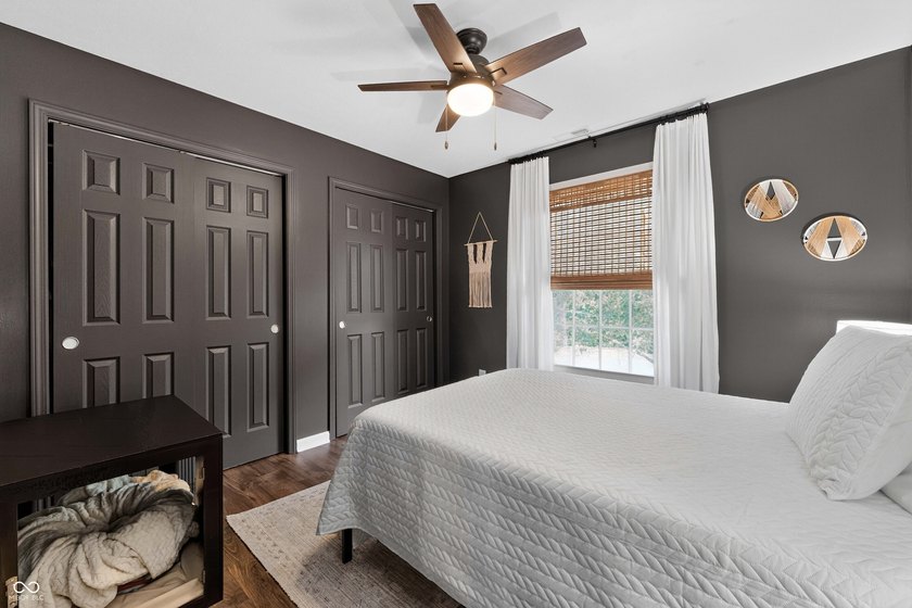 You won't want to miss this completely updated 4 bedroom 2.5 - photo 33