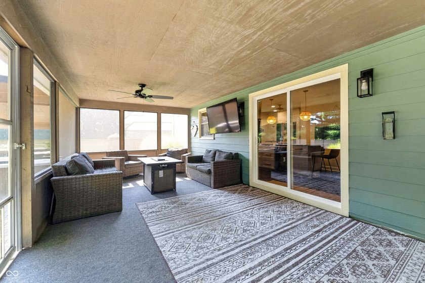 You won't want to miss this completely updated 4 bedroom 2.5 - photo 43