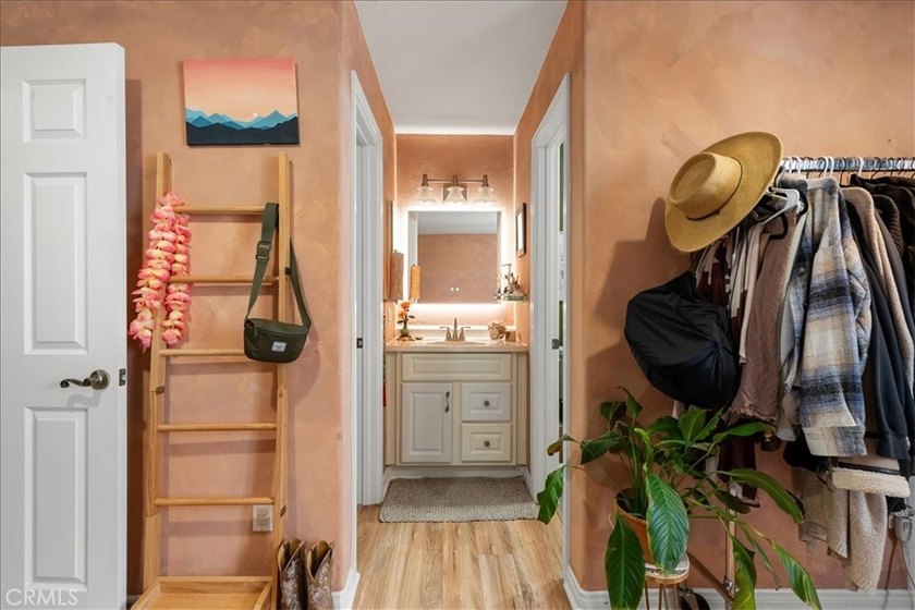 Welcome to 1509 Stanley Ave, Unit 304-a beautifully renovated - photo 12