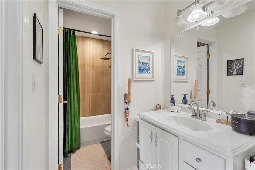 Welcome to 1509 Stanley Ave, Unit 304-a beautifully renovated - photo 16