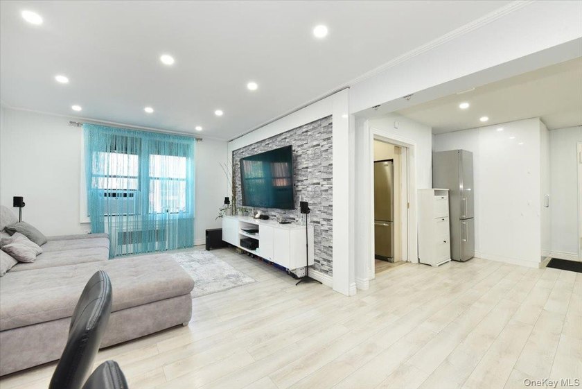 Welcome to this beautifully renovated 2-bedroom, 1-bath co-op - photo 9