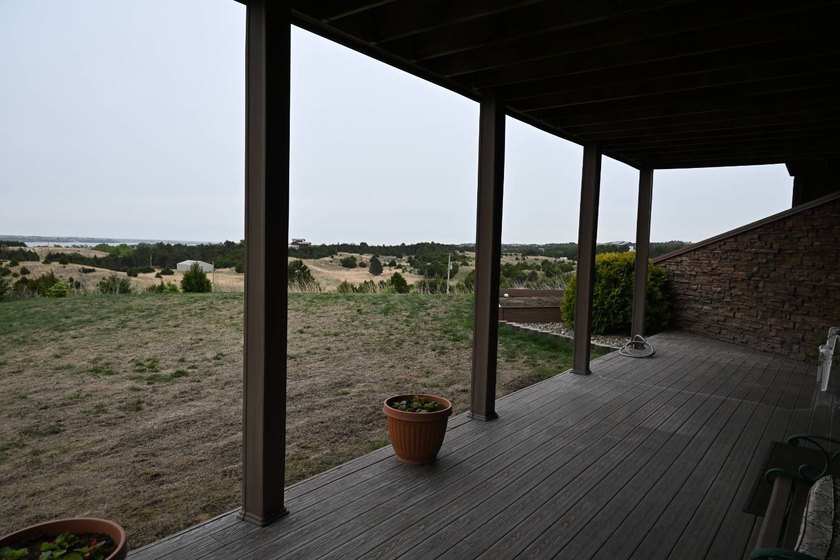 Beautiful hilltop home with incredible panoramic views of the - photo 34