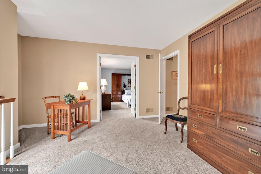 Welcome home to this beautifully maintained residence in Manheim - photo 33