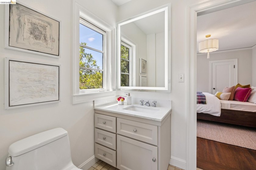 This beautiful 1927 Mediterranean blends timeless architecture - photo 34