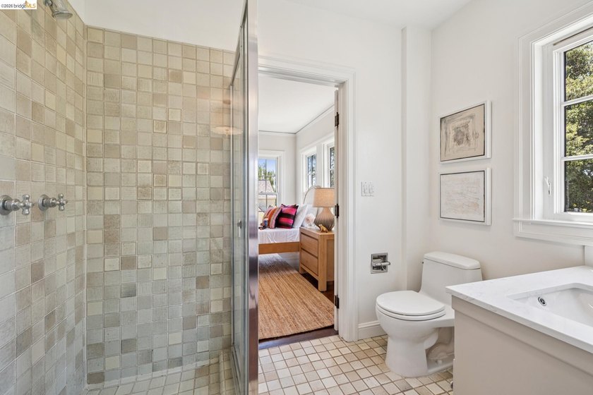 This beautiful 1927 Mediterranean blends timeless architecture - photo 35
