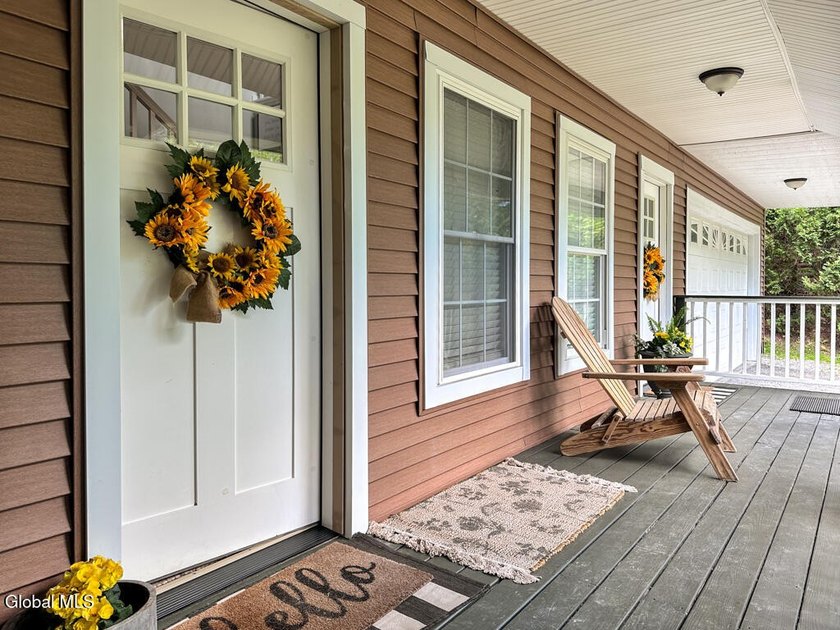 Village living at its best! Just four blocks from Canada Street - photo 8