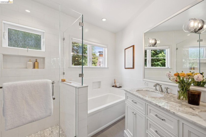 This beautiful 1927 Mediterranean blends timeless architecture - photo 43