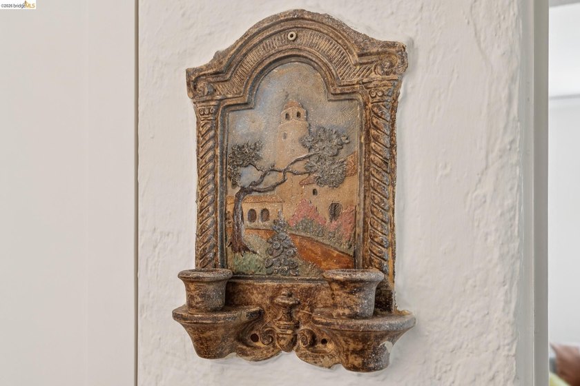 This beautiful 1927 Mediterranean blends timeless architecture - photo 46