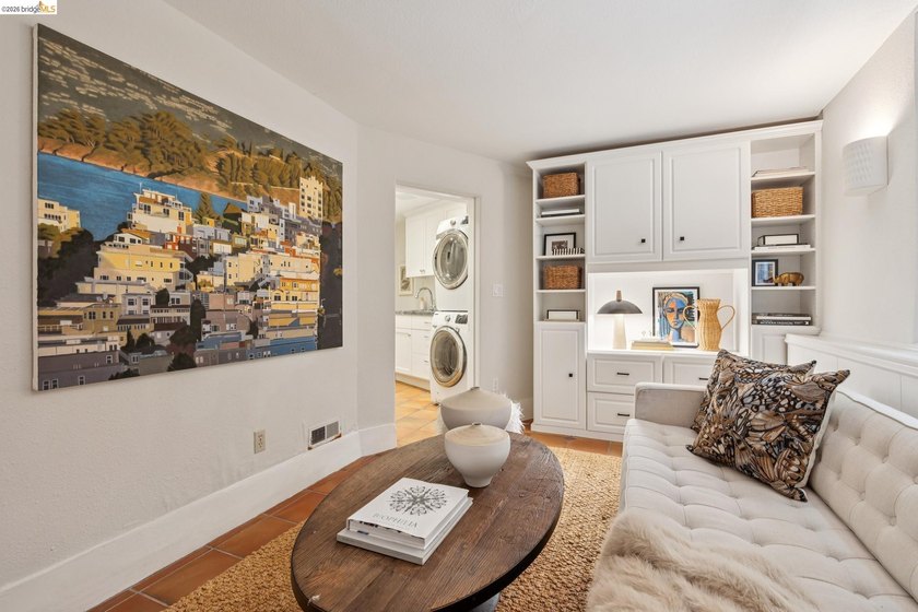 This beautiful 1927 Mediterranean blends timeless architecture - photo 48