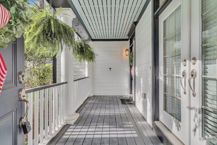 Designed in the timeless Charleston Single style and set within - photo 6