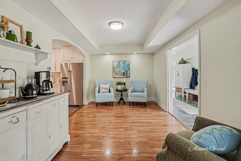 Beautifully updated home in the highly desirable Waukazoo Woods - photo 22