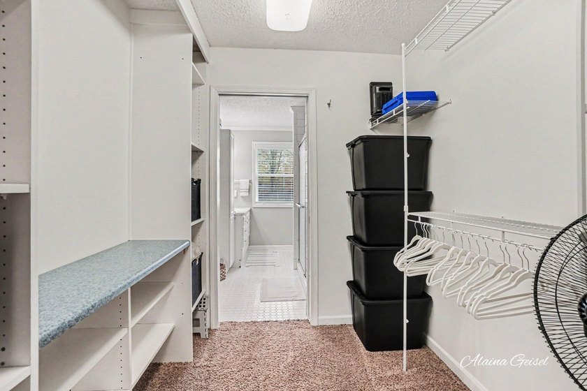 Beautifully updated home in the highly desirable Waukazoo Woods - photo 32