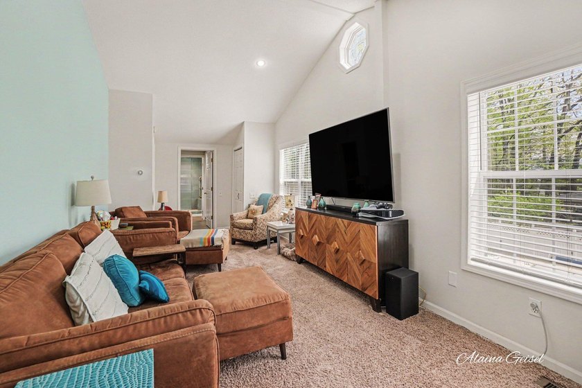 Beautifully updated home in the highly desirable Waukazoo Woods - photo 39