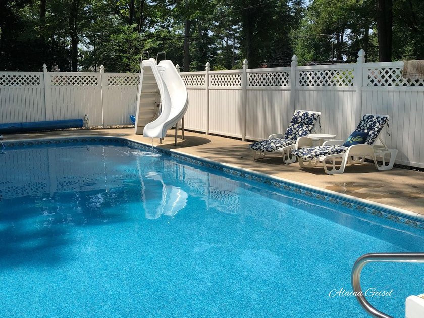 Beautifully updated home in the highly desirable Waukazoo Woods - photo 46