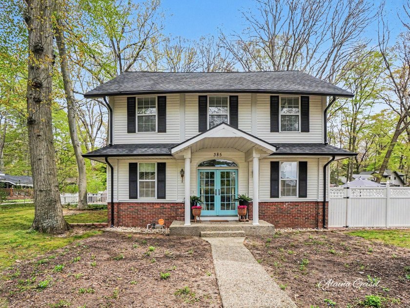 Beautifully updated home in the highly desirable Waukazoo Woods - photo 51