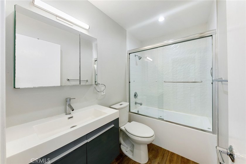 PROPERTY OVERVIEW - 1980'S CONSTRUCTION. Built in 1985, Ten60 - photo 8
