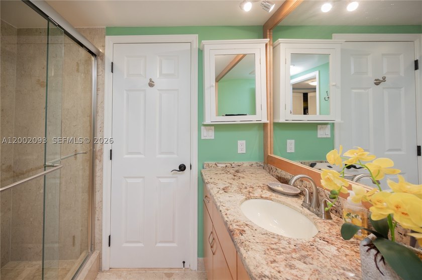 Spacious and bright 2-bedroom, 2-bathroom condo with 1,642 sq - photo 11