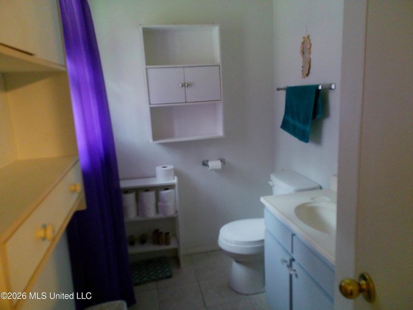 Well maintained 3bdrm 1.5 bath 1364 square foot home. New roof - photo 12