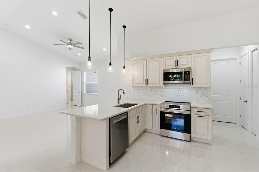 Welcome to this beautifully designed NEW CONSTRUCTION 3 bedroom - photo 8