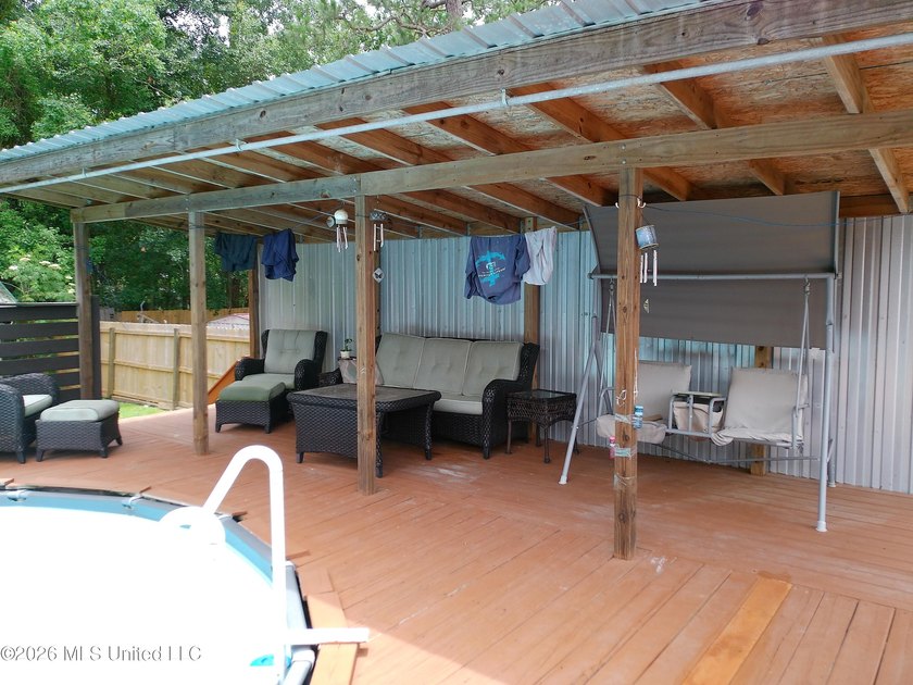 Well maintained 3bdrm 1.5 bath 1364 square foot home. New roof - photo 20