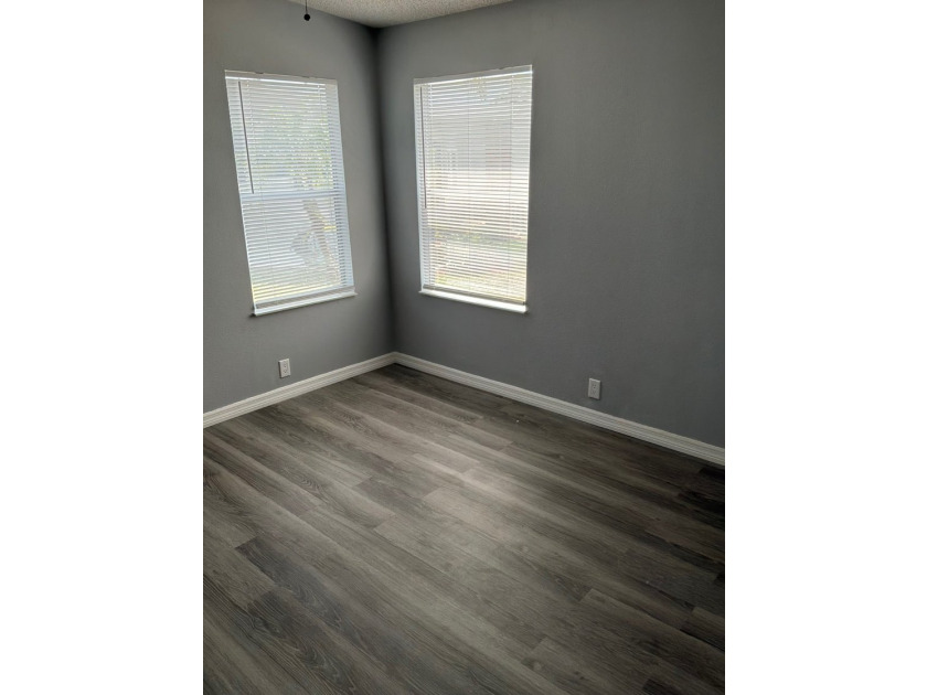 Spacious Home in Active 55+ Community (40+ Allowed) - Move-In - photo 24