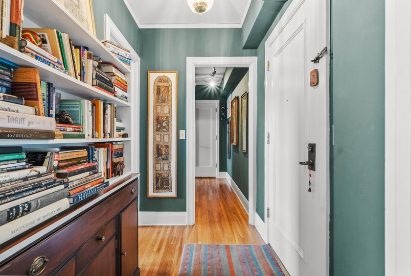 Step inside one of Minneapolis' most exclusive New York-style - photo 2