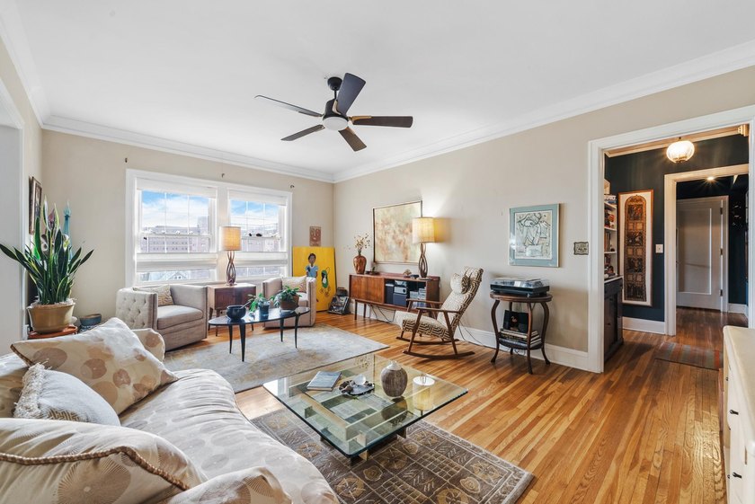 Step inside one of Minneapolis' most exclusive New York-style - photo 7