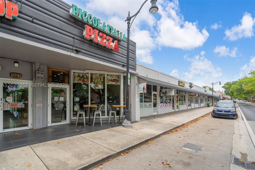 Uber Eats, DoorDash, Grubhub, and others. The business features - photo 2