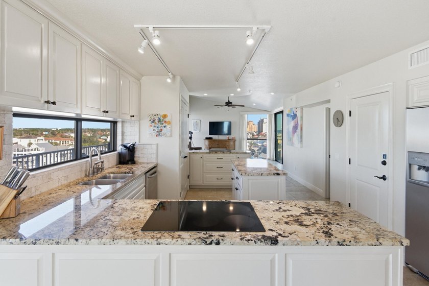 Buyer incentive of $5000!!!Welcome to this 2/2 turn key ready - photo 11