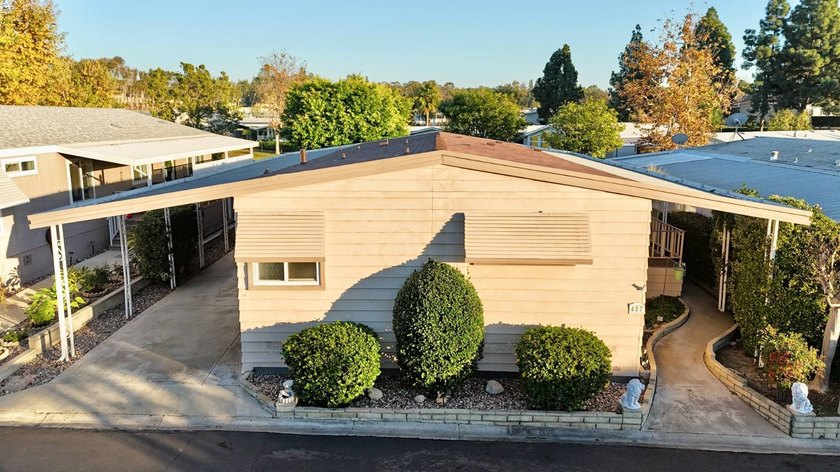 Welcome to your future haven at Forest Gardens Mobile Home - photo 4